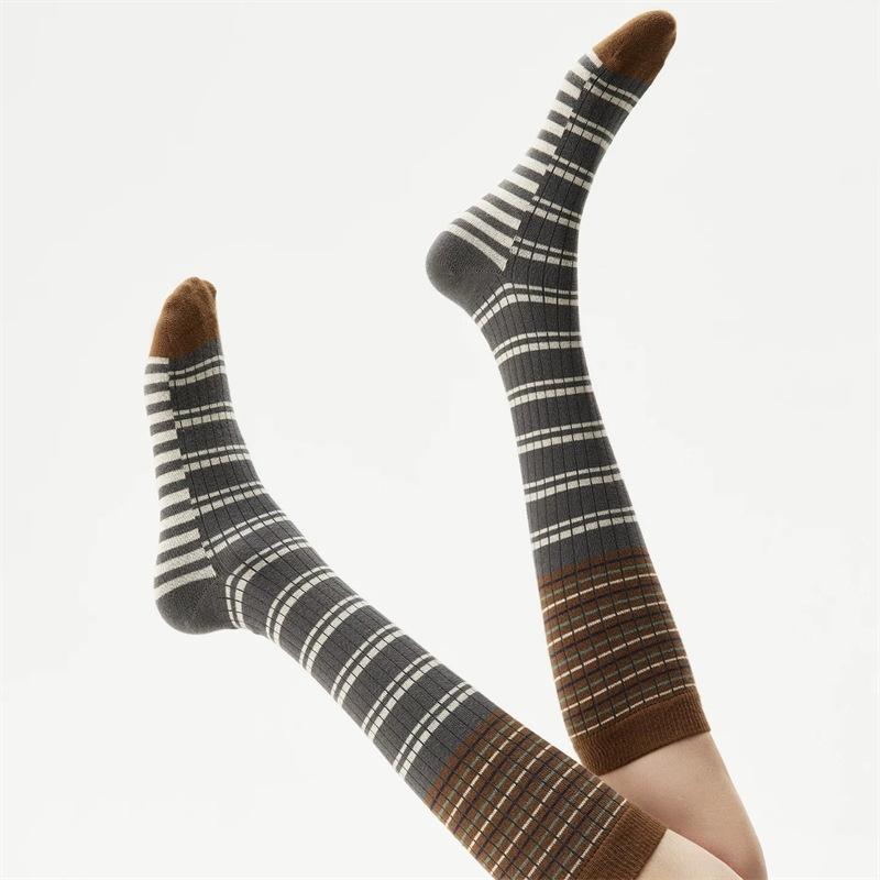 Damen Herbst und Winter Retro Streifen Farbkontrast Schöne Beine Zeigen Dünne Beine Stulpen