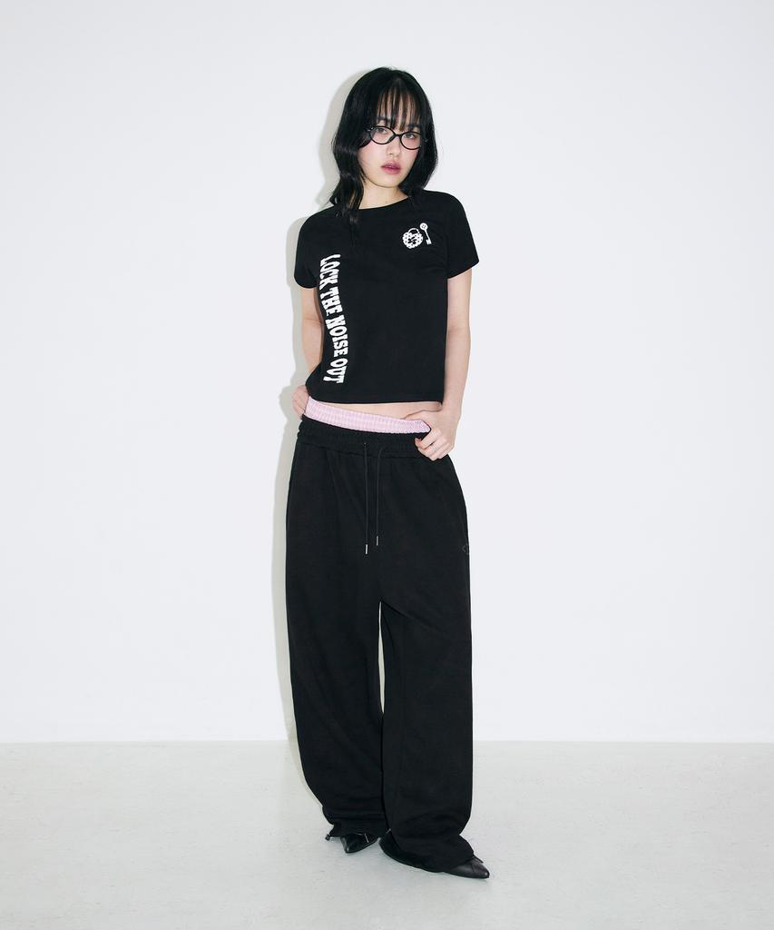 Seulliggeullou Love Emoji Check Layered Sweatpants [Black]