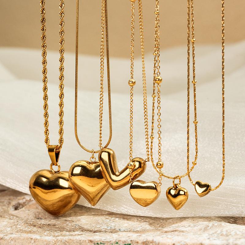 French Heart Stainless Steel Pendant Necklace - Simple & Polished Clavicle Chain