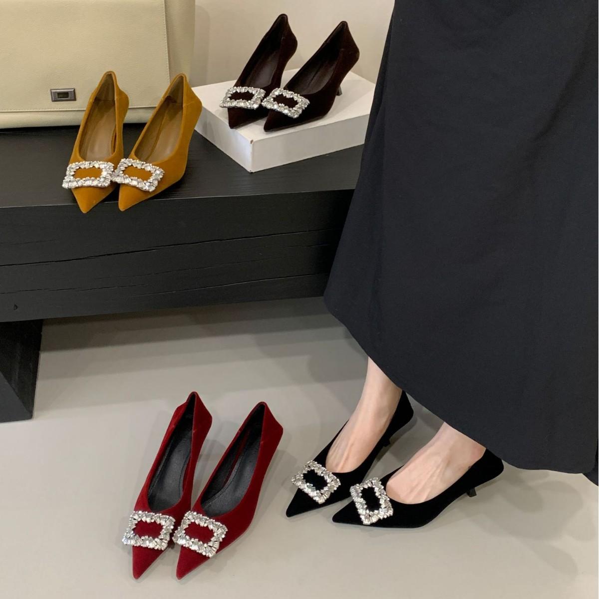 

2025 new pointed rhinestone buckle suede high heel shallow mouth versatile OL commuter professional women s single shoes 39 красный