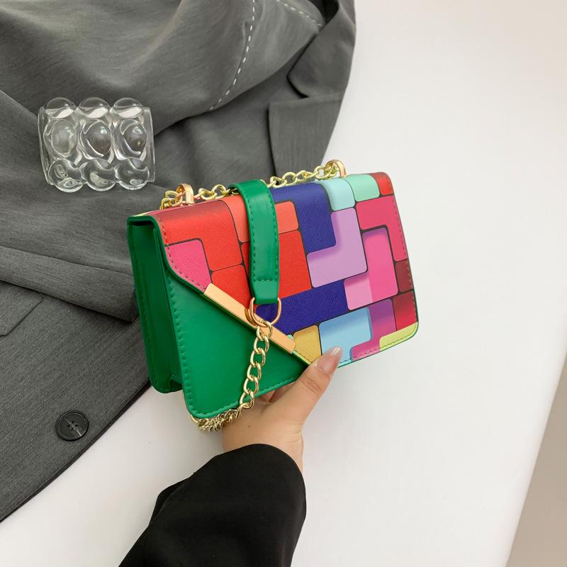 

В этом году популярная контрастная цветная маленькая женская сумка 2024 года, новая модная портативная маленькая квадратная сумка, летняя красивая иностранная сумка-мессенджер зелёный