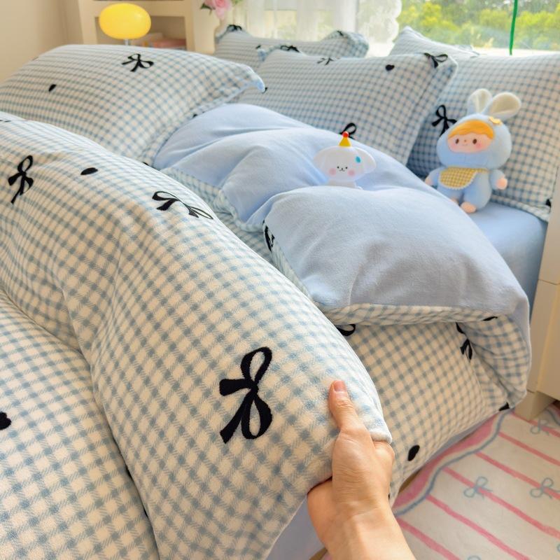 Thickened Milk Fleece Four-Piece Set Double-Sided Fleece Quilt Cover Coral Flannel Bed Sheet Quilt Cover Three-Piece Set Of Bed Hat
