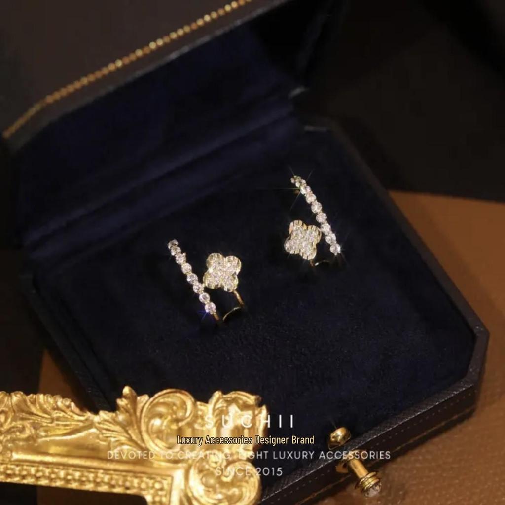 Autumn 2022 Light Luxury Four-Leaf Clover Diamond Earrings: Stylish, Versatile, and Elegant.