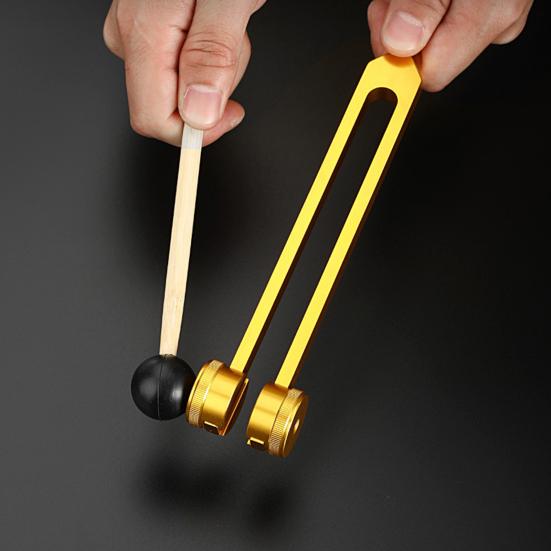 128 Hz ladička kovový zvukový vibrační nástroj pro relaxaci a vnímání těla snadno použitelná ladička s paličkou a úložným sáčkem