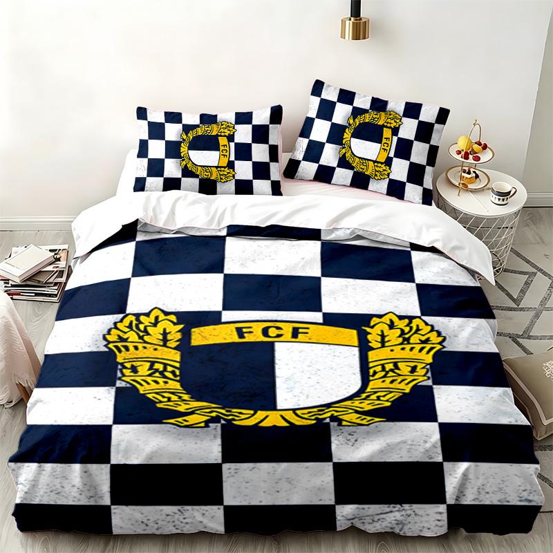 FC Famalicao 3pc set Perfect for bedroom use Comfortable bedding set includes a duvet cover and two pillowcases Ideal birthday or Christmas gift
