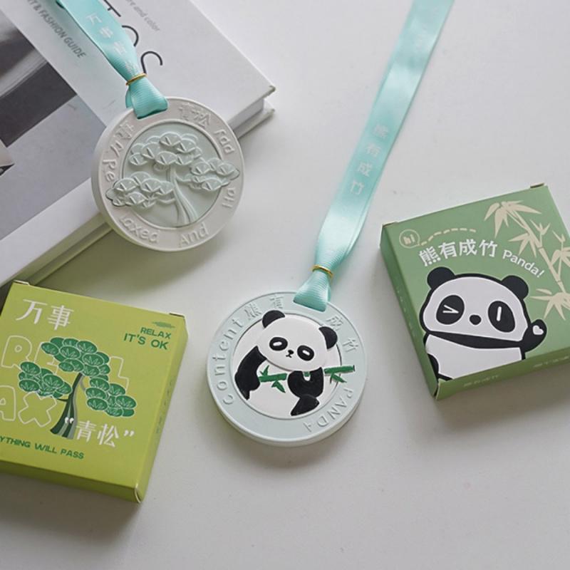 1pcPanda Aromatherapy Pendant Bamboo Leaf Cedar Fragrance Lasting Aromatherapy Gypsum Bathroom Bedroom Wardrobe Car Diffuse Soli
