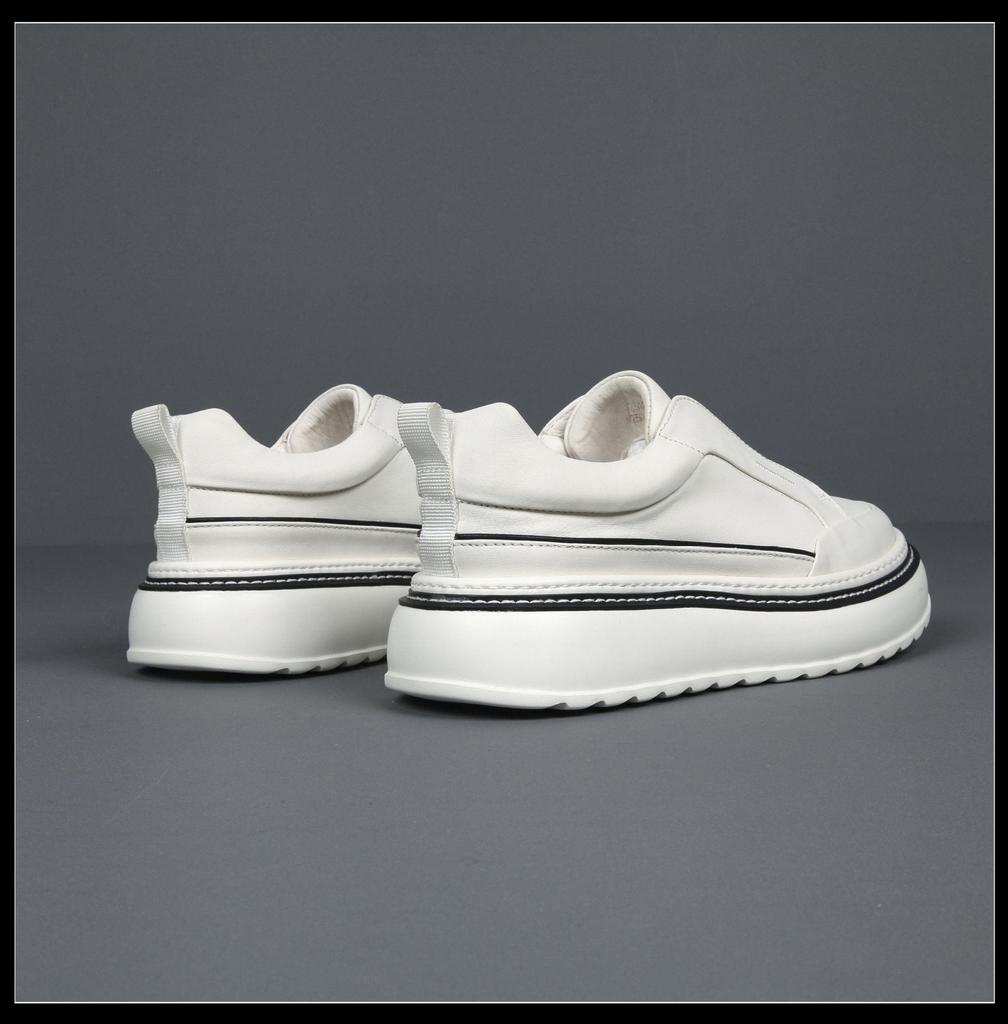 Autumn 2025 Men's Leather Breathable Slip-on Loafers with Thick Sole