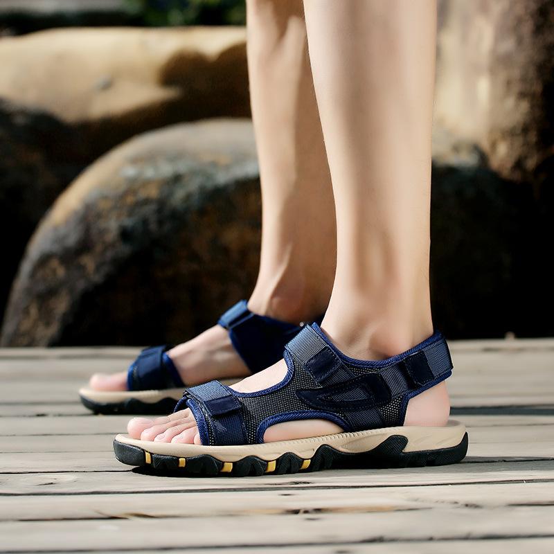 Large size men's shoes 2021 summer new fashion trend breathable sandals Korean version personalized simple beach shoes men