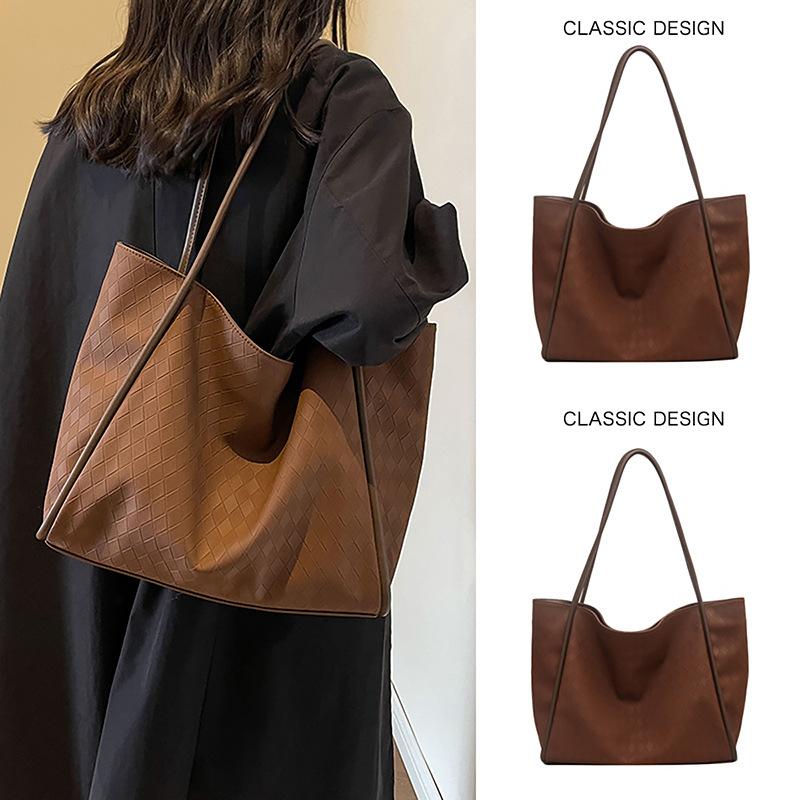 

2025 Новая осенне-зимняя мода Женская сумка-тоут Большой вместимости Студенческая сумка для поездок на работу На плечо коричневый