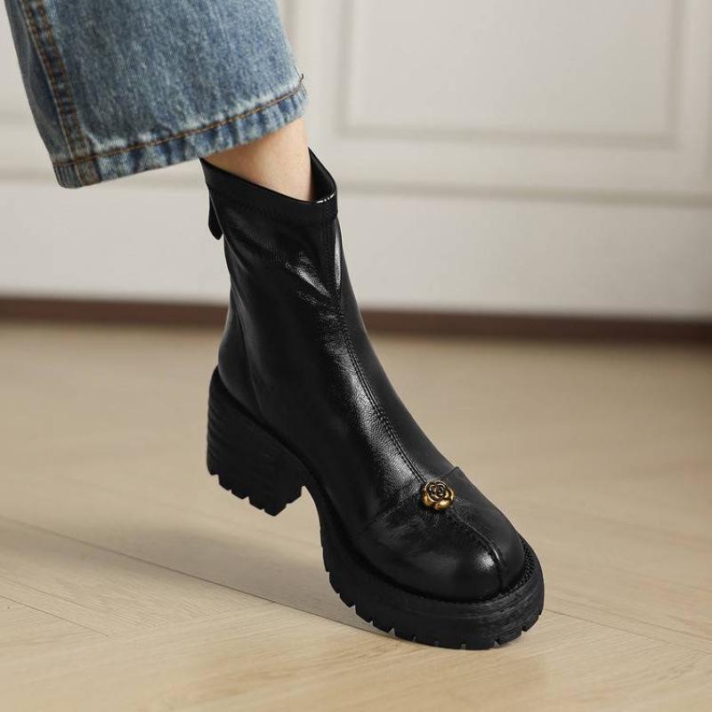 Autumn and Winter Platform Martin Boots Leather Large Size Women's Boots Rear Zipper Middle Heel Round Head Medium Boots Sheepskin Women's Leath