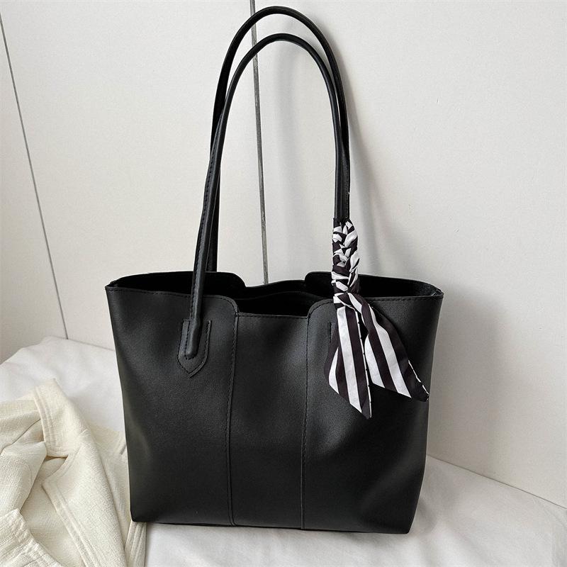 

2025 Autumn/Winter Fashion Large Capacity Women s Single Shoulder Tote Bag чёрный
