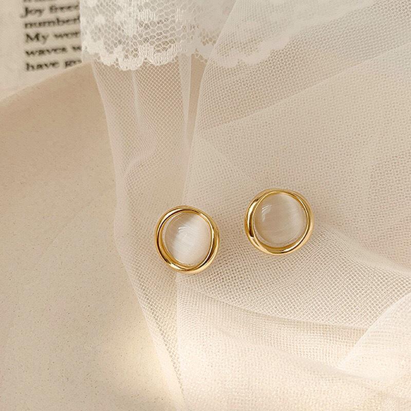 

Серьги-пусеты из серебра 925 пробы с камнем «кошачий глаз» - Элегантный ретро-стиль