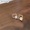 The New Four-leaf Clover Earrings Niche Design Senior Sense Of Commuter Fashion Versatile Temperament Female Earrings