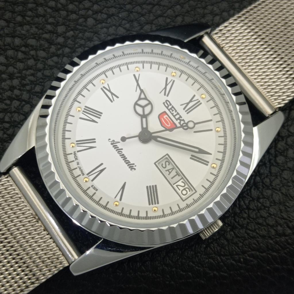 JAPAN VINTAGE REFURBISHED SEIKO 5 AUTOMATIC MENS ROMAN FIGURE WATCH a442051-a