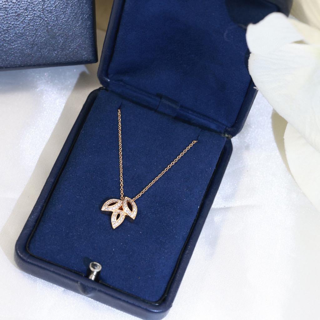 

Hollow out clover pendant necklace 18K Asian gold material Luxurious, beautiful, noble, atmospheric, daily wear jewelry розового золота