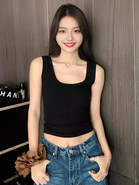 Dámský tílko/vesta na jaro/léto 2024: Horký styl s prsními vycpávkami a bočním krytím - Design Slim Fit