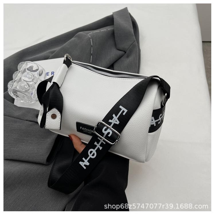 

Французская нишевая дизайнерская сумка женская сумка 2025 новая весна и лето мягкая поверхность на плечо сумка-мессенджер универсальная повседневная сумка-подушка бежевый