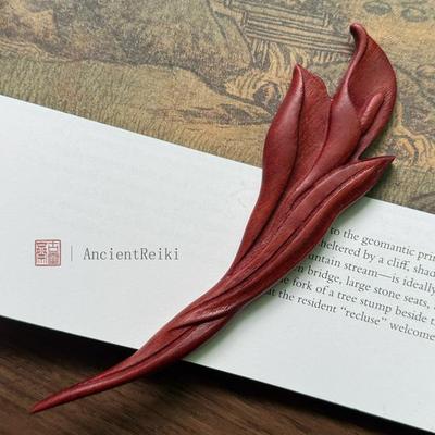 Chinese Style Calla Lily Sandalwood Hairpin – Carved Wooden Design for Short Hair