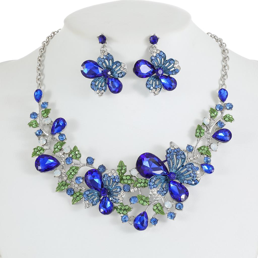 European and American Accessories Exaggerated Retro Necklace Set Female Luxury Crystal Banquet Dress Accessories Collarbone Chain