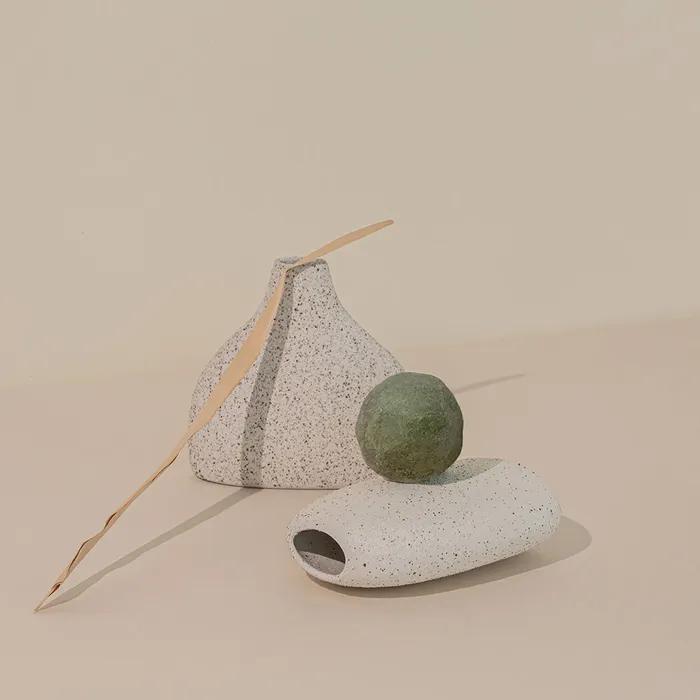 

Erijeron All-in-One Vegan Beauty Ball – Семена конопли (Подходит для всех типов кожи, Увлажняющий) All-in-one Vegan Shampoo Ball - Hemp Seed