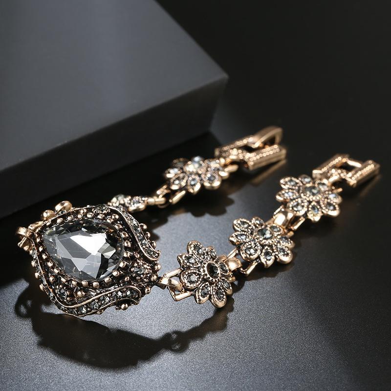 Niche Design Gold Plated Natural Stone Bracelet Vintage Rhinestone Embellished Gift for Best Friends
