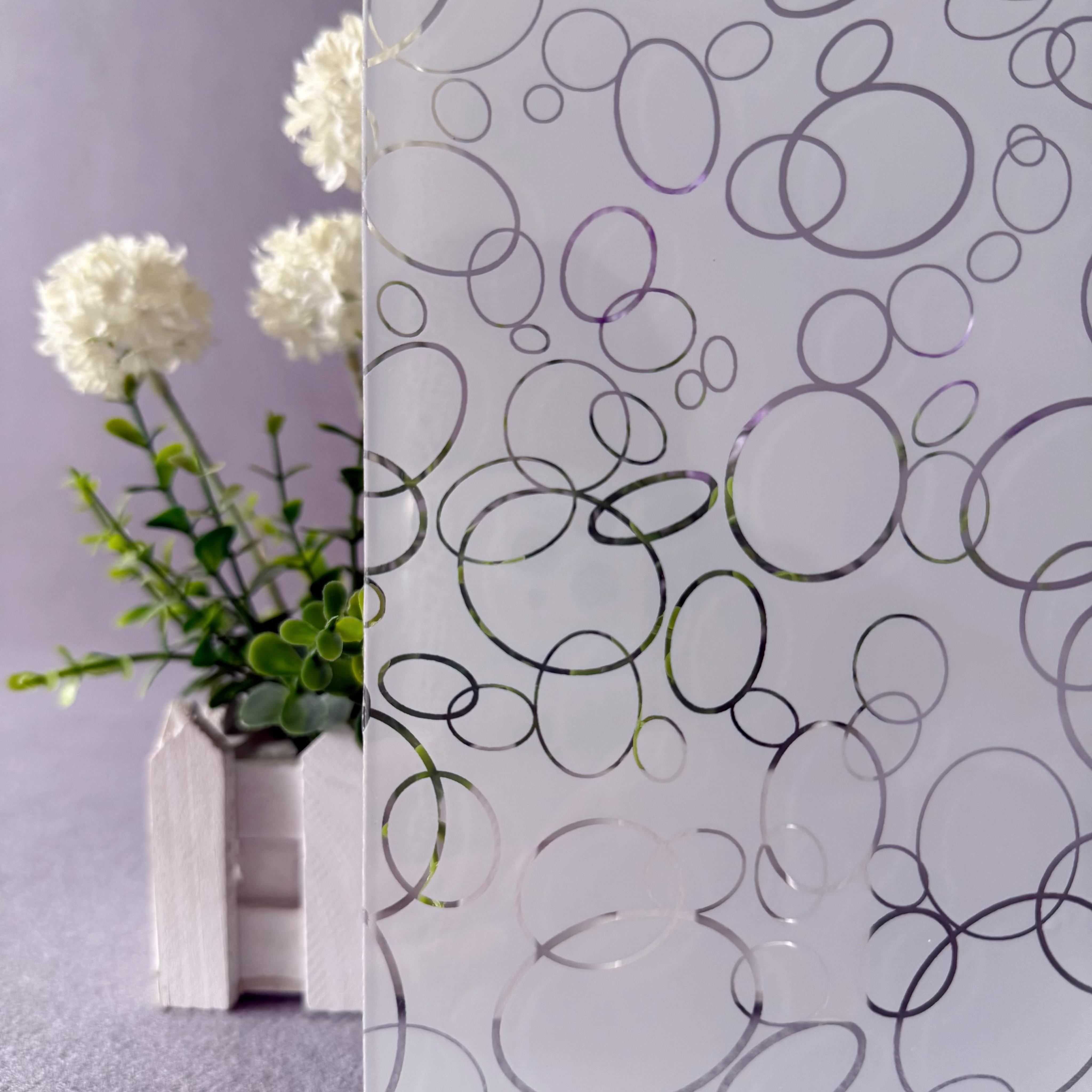 Modern Decorative Glass Film Roll with Glossy Surface PET Material 2 Mil Thick Self-Adhesive for Building Windows белый
