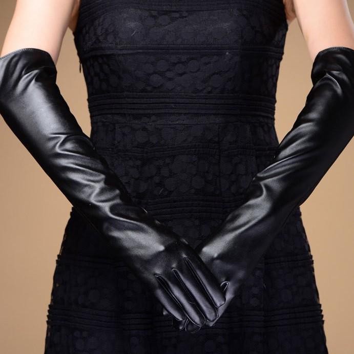 Guanti lunghi eleganti da donna in ecopelle, multicolore, sopra il gomito, 50 cm, perfetti per la fotografia primaverile/estiva.