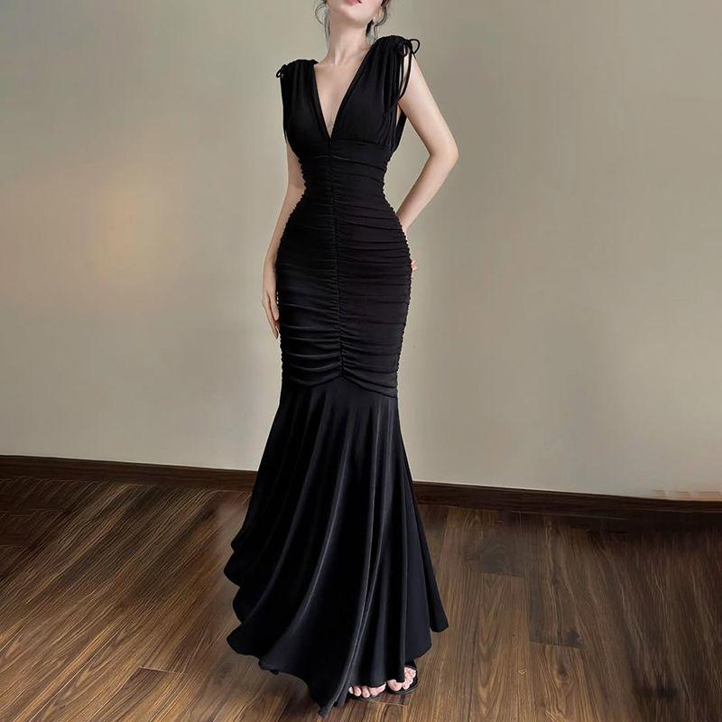 

# Sisjuly# Hong Kong Island Bright Hot Fold Design Deep V Strap Big Hemline Fishtail Vest Dress Women Summer Black L