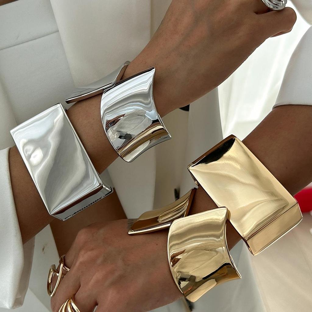 Übertriebenes Unregelmäßiges Quadratisches Offenes Armreif-Set - Europäischer & Amerikanischer Stil