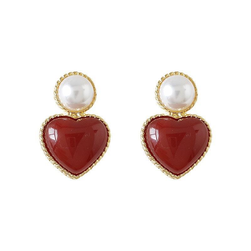 French Retro Hong Kong Style Love Earrings Women's Court Style Literary Temperament Earrings Versatile High-end Pearl Earrings