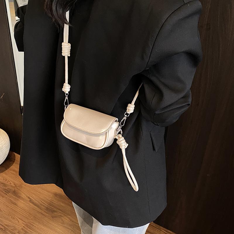 

Маленькая сумка через плечо Модная новая маленькая квадратная сумка для ношения в руке