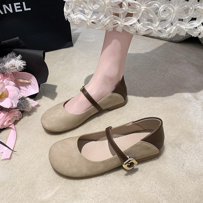 Retro style Mary Jane single shoes women's autumn 2025 new French with skirt flat bottom shallow mouth splicing small leather shoes