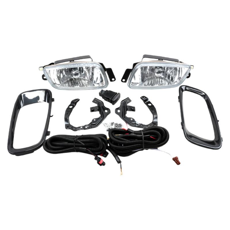 Mitsubishi Pajero V73 00-03 Fog Light Set – Headlight, Bumper, Daytime Running, and Fog Light Assembly.