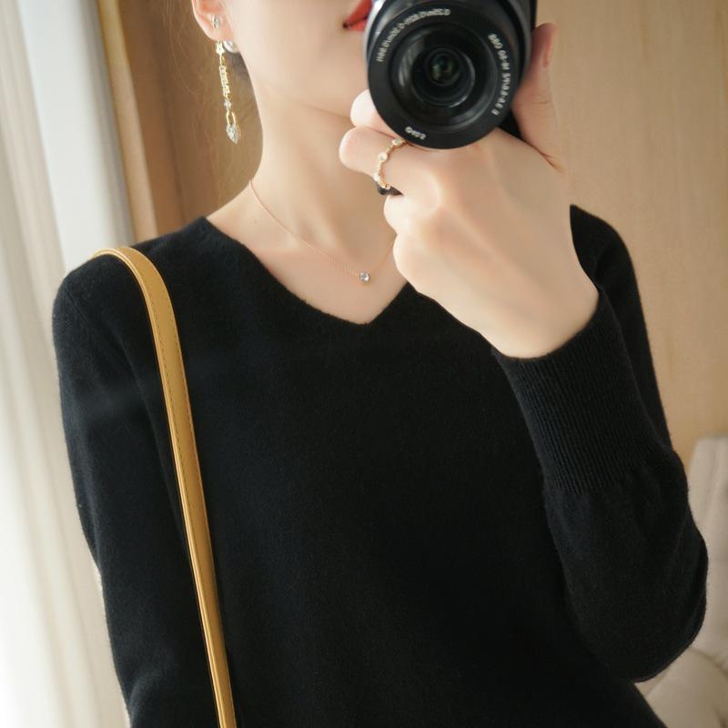 Women's V-Neck Pullover Sweater 2023 - Autumn/Winter Slimming Plus Size Basic Knit Top