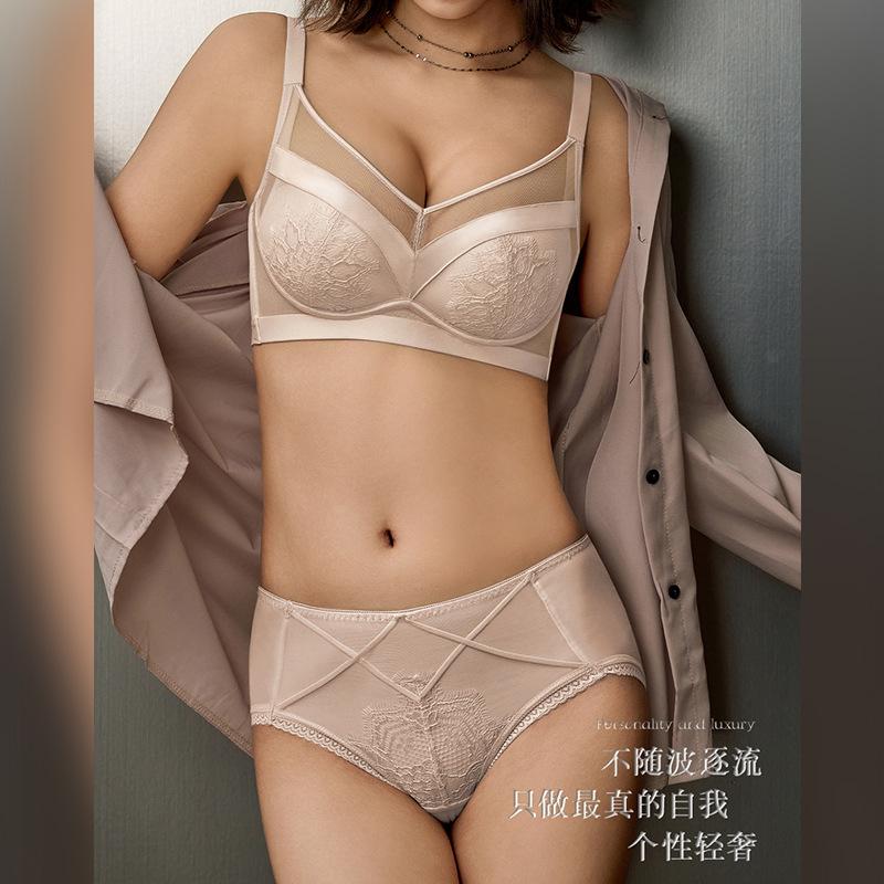 Sexy lace bra anti-sagging small chest gathering not empty cup showing large no steel ring bra set