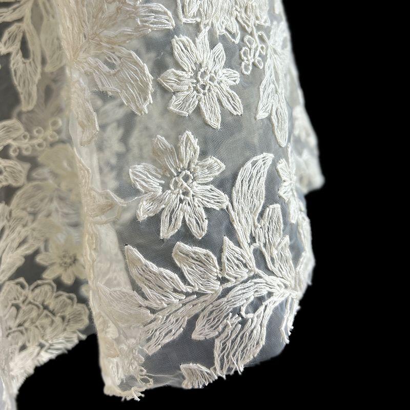 

Light and delicate flower embroidery lace jacquard fabric suitable for wedding dresses formal gown and designer clothing fabrics 1.35M&1M абрикосовый