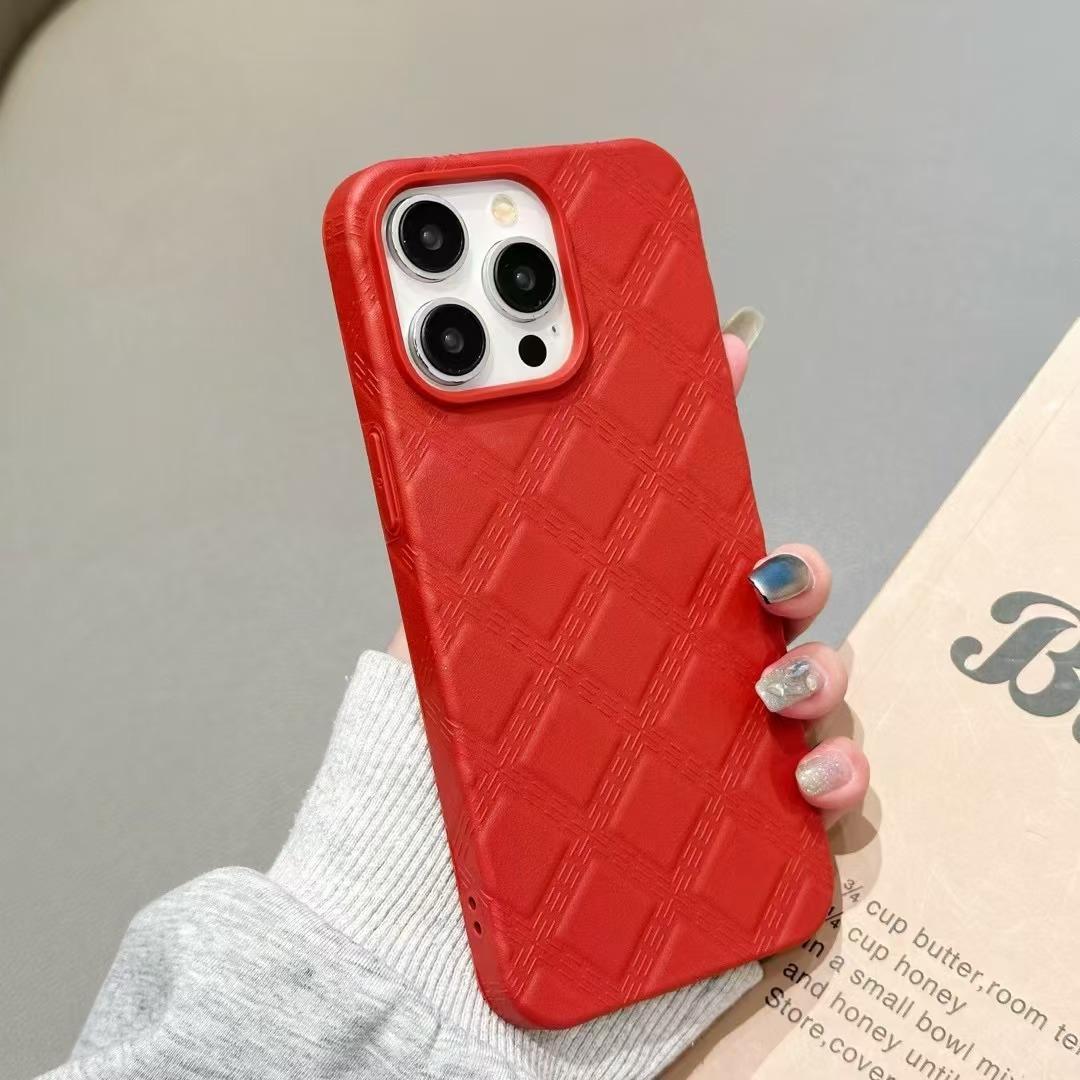 

Подходит для iPhone12 Однотонный ромбовидный кожаный узор Полностью закрывающий чехол для мобильного телефона Apple 11 Большое отверстие 15promax Противоударный мягкий чехол Samsung A55