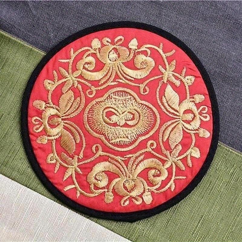 4 stk/sett Broderistoff Bord Kinesisk Stil Beskyttelsesmatte Brikke Kaffekoppmatte Bordbrikke Farge Tilfeldig