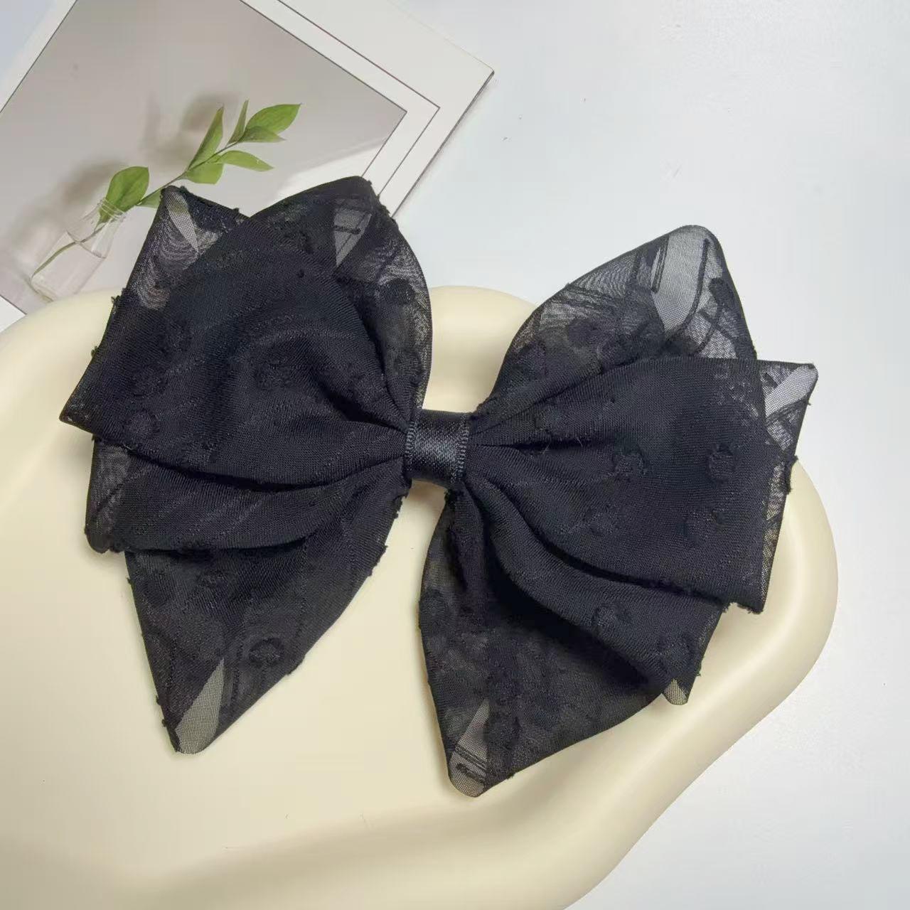 Заколка для волос с кружевным бантом  Дофаминовый Весенний Лес