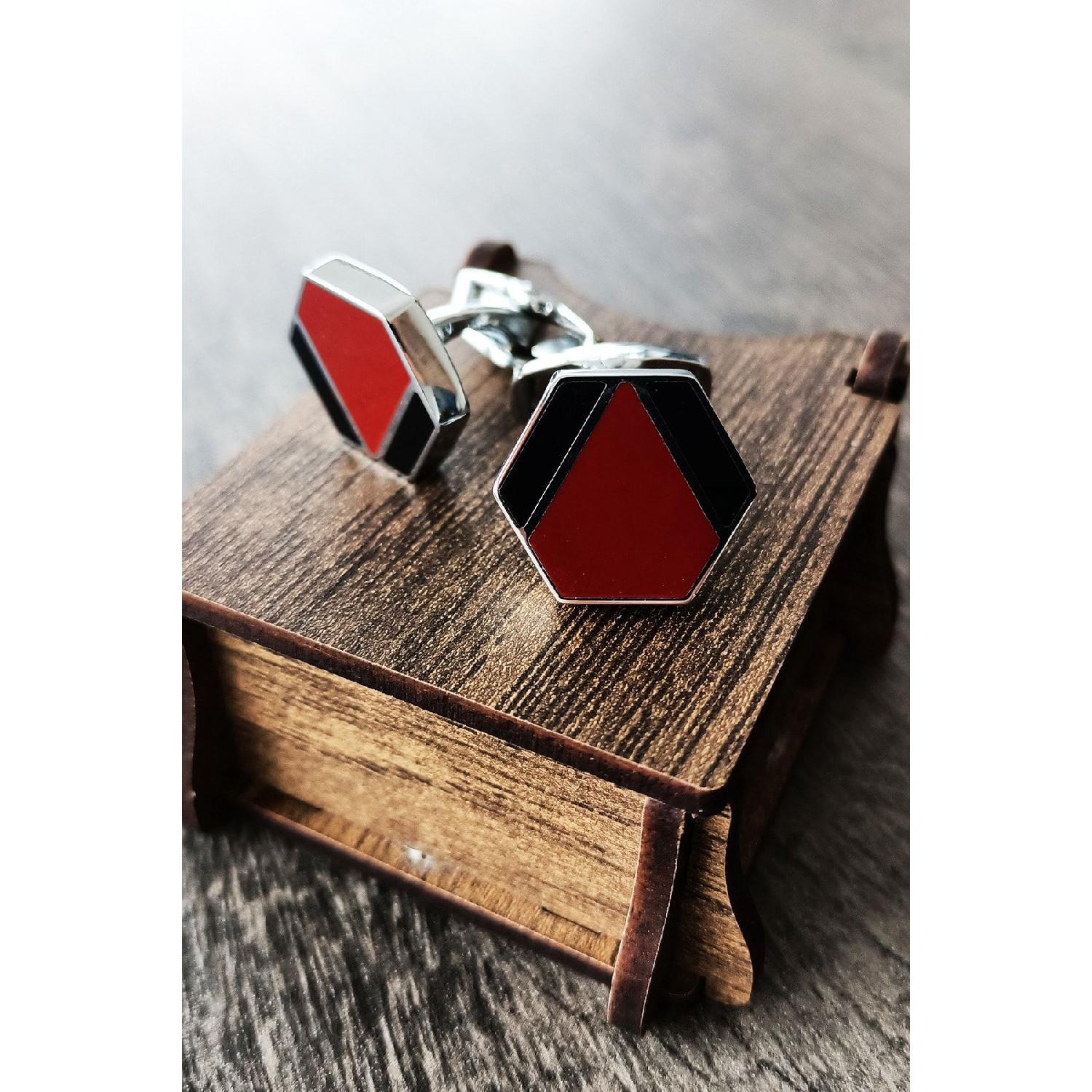

Запонки с деревянной коробкой (модель нирваны) Мужской аксессуар в подарок красный