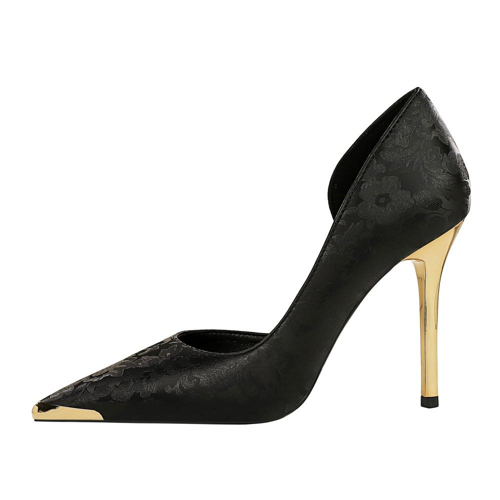 Scarpe Donna Stile Nazionale da Banchetto Tacchi Alti Tacco Sottile Bocca Bassa Laterali Vuote Raso Metallo Punta Appuntita Scarpe Singole