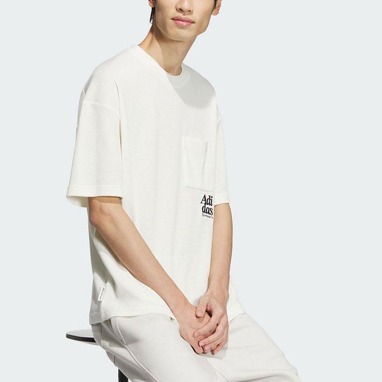 Adidas Diseño de Bolsillo con Letras Bordadas Cuello Redondo Acanalado Camiseta Deportiva de Manga Corta para Hombre Tops Blanco JI9824