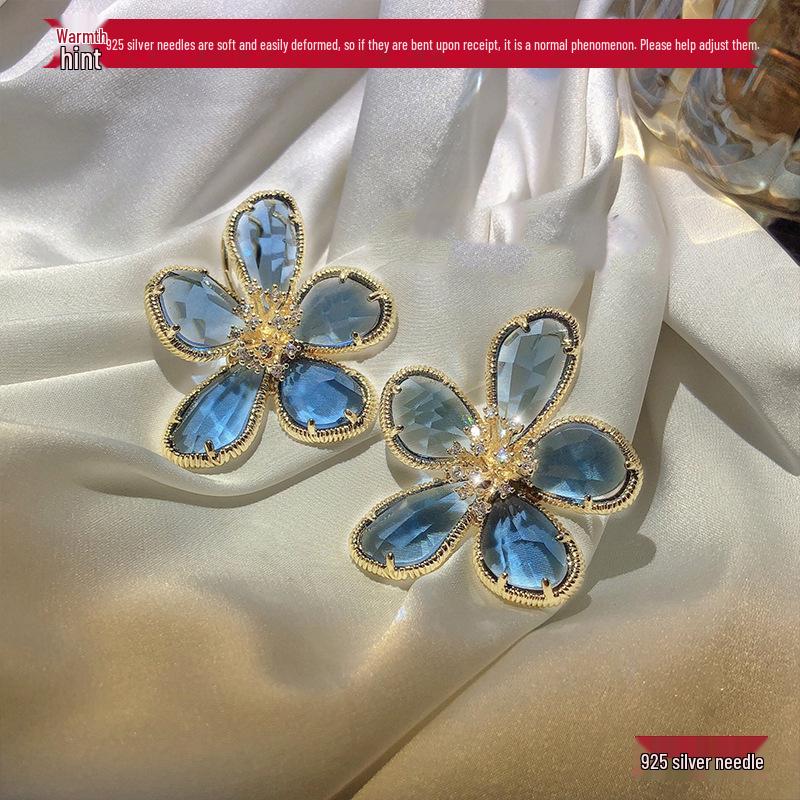 Exaggerated Crystal Flower Earrings 2025: Trendy Statement Studs for Women