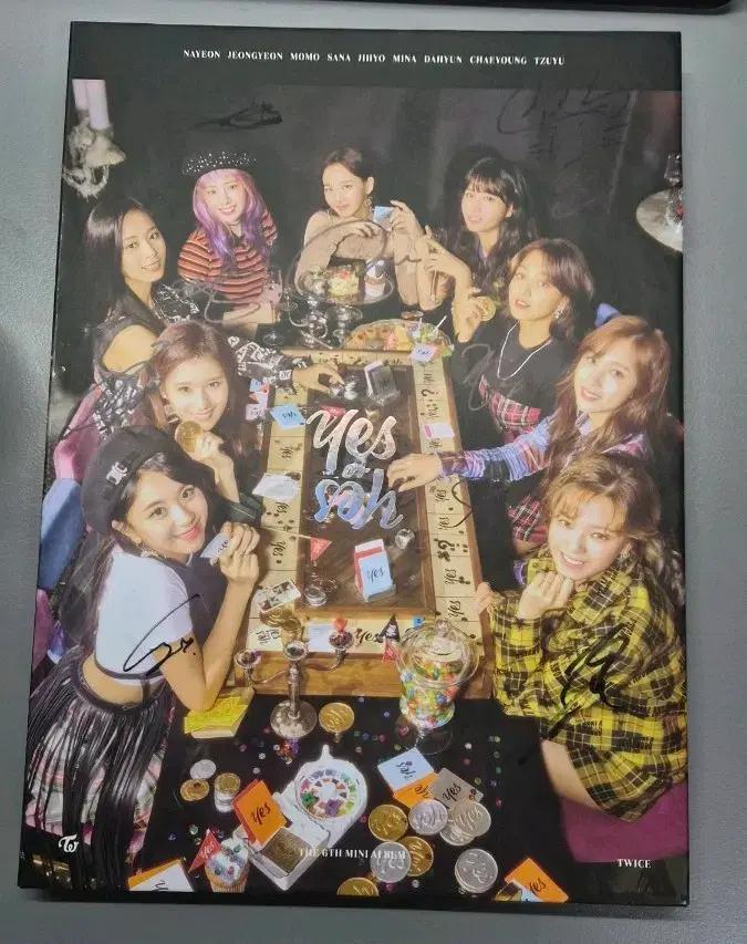 TWICE yes or yes sign in album Used