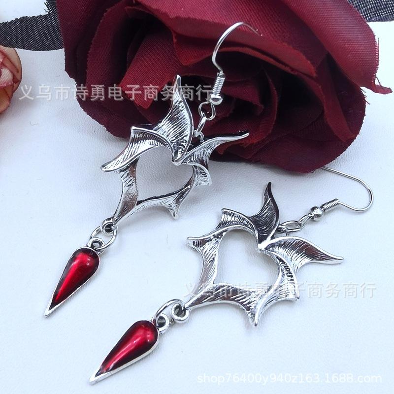 Unisex Retro Drip Oil Bat Wing Earrings - European, American, Japanese, and Korean Halloween Style Ear Jewelry