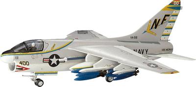 Hasegawa US Navy Corsair II Attack Aircraft Plastic Model Kit B8 1/72 A-7A Carrier-Based
