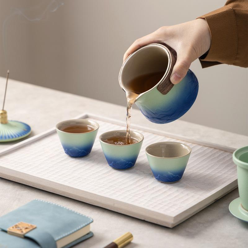 Merchandise Forbidden City Travel Tea Set Ceramic Kuaike Cup Gift Box Set Bank Business Activities Souvenir Thousands of miles of country