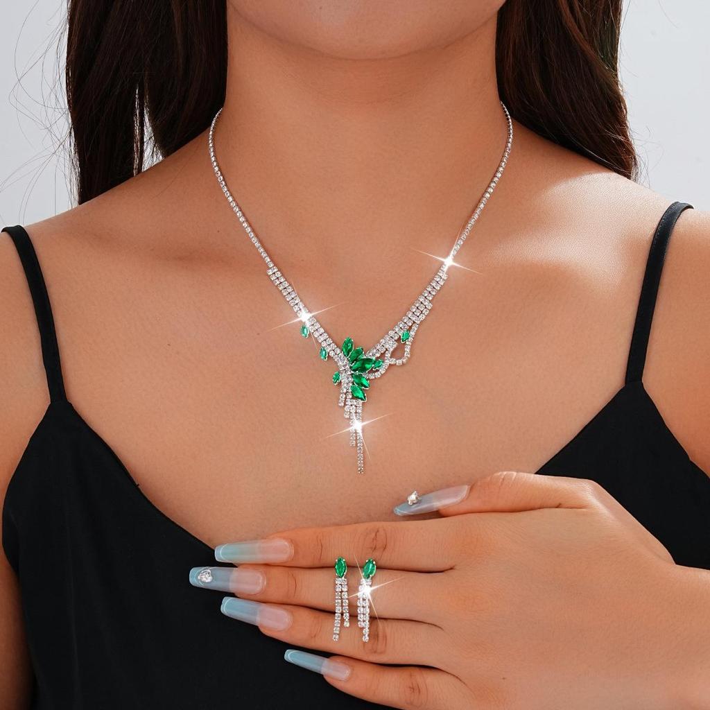 European-American Rhinestone Teardrop Necklace & Earring Set: Korean-Style Bridal Temperament Collarbone Chain Jewelry for Women