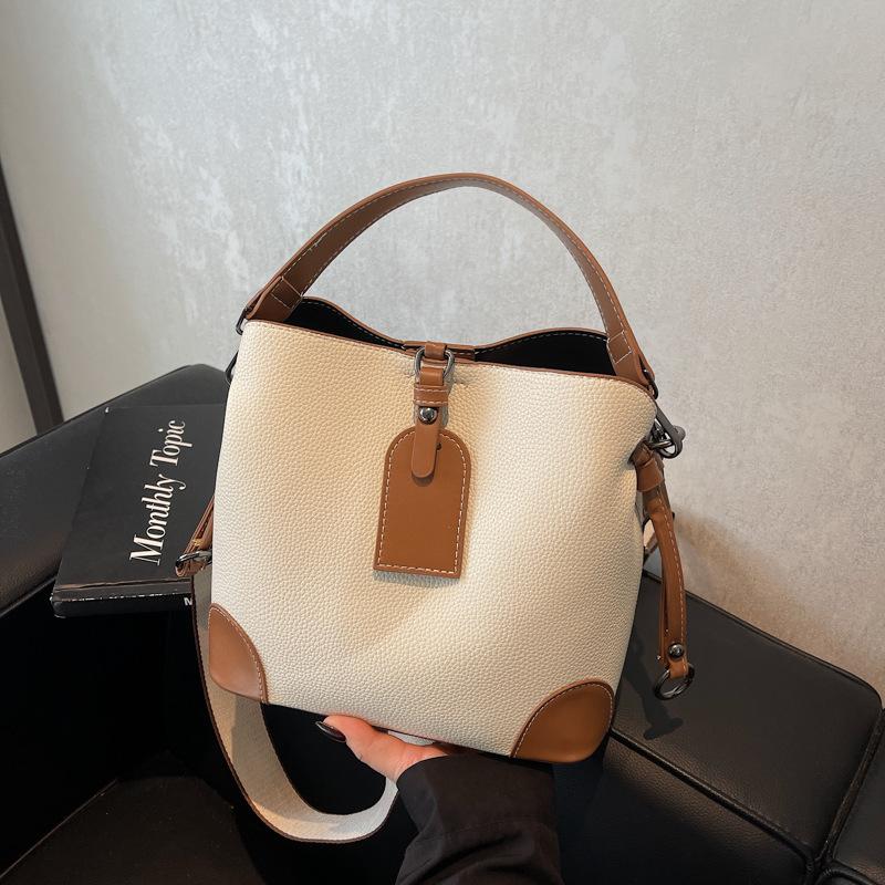 Popular Bags Women's Autumn and Winter Retro New Broadband Messenger Bags Niche Portable Bucket Bags
