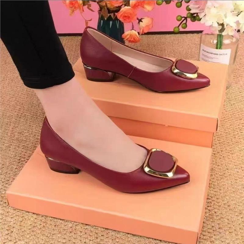 Soft Leather Shallow Mouth Single Shoes Women's Spring and Summer New Patent Leather Non-slip Soft Sole Breathable Mother Work Shoes Women's Small L